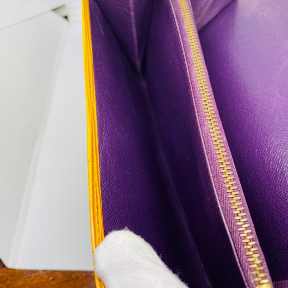 Louis Vuitton Long Epi wallet - Picture 5 of 10